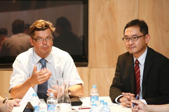 �󣺴󱱚WͨӍCEO Mogens Elsberg���ң��󱱚WͨӍ�Ї�(gu��)�^(q��)����(j��ng)����پ